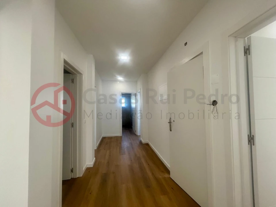 Apartamento T3 para Venda em Almada, Cova da Piedade, Pragal e Cacilhas Foto 7