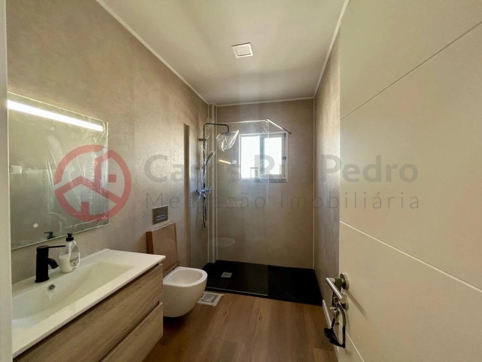 Apartamento T3 para Venda em Almada, Cova da Piedade, Pragal e Cacilhas Foto 11
