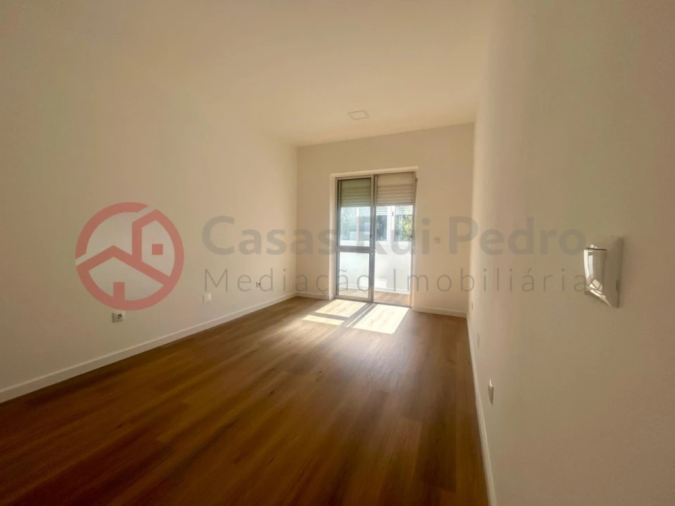 Apartamento T3 para Venda em Almada, Cova da Piedade, Pragal e Cacilhas Foto 14