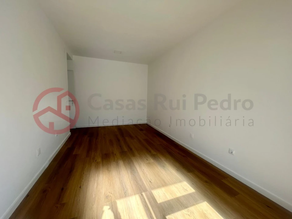 Apartamento T3 para Venda em Almada, Cova da Piedade, Pragal e Cacilhas Foto 15