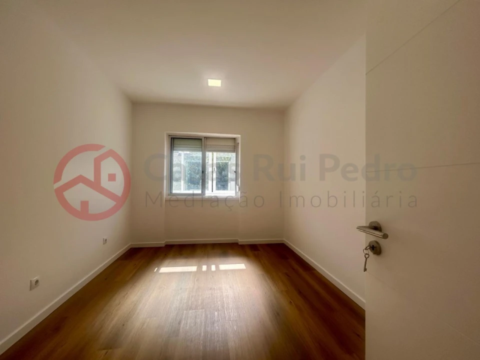 Apartamento T3 para Venda em Almada, Cova da Piedade, Pragal e Cacilhas Foto 16