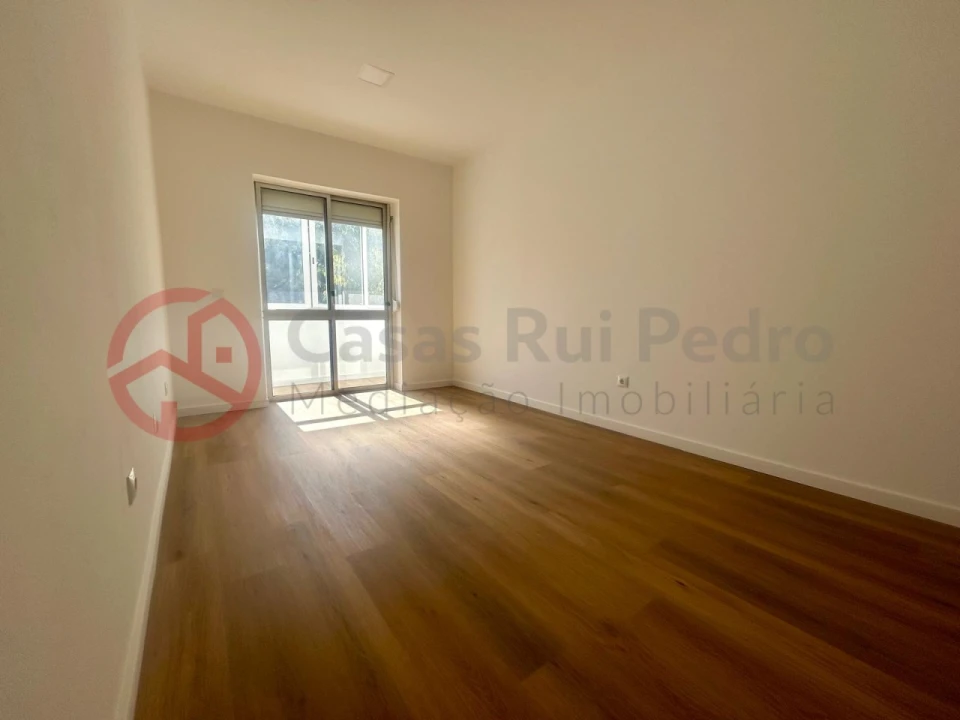 Apartamento T3 para Venda em Almada, Cova da Piedade, Pragal e Cacilhas Foto 18