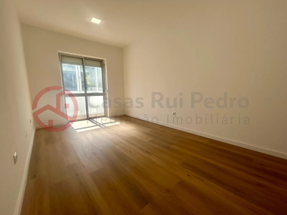 Apartamento T3 para Venda em Almada, Cova da Piedade, Pragal e Cacilhas Foto 19
