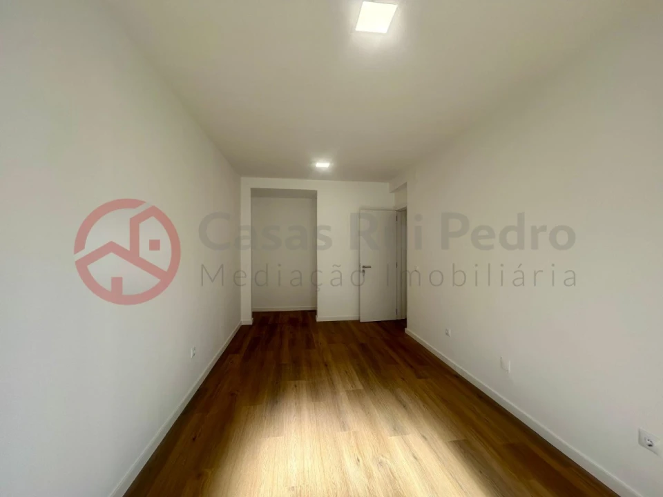 Apartamento T3 para Venda em Almada, Cova da Piedade, Pragal e Cacilhas Foto 20