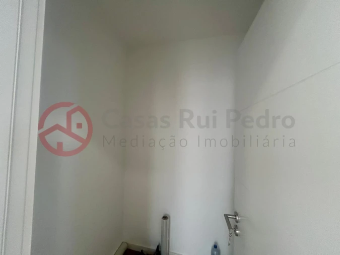 Apartamento T3 para Venda em Almada, Cova da Piedade, Pragal e Cacilhas Foto 4