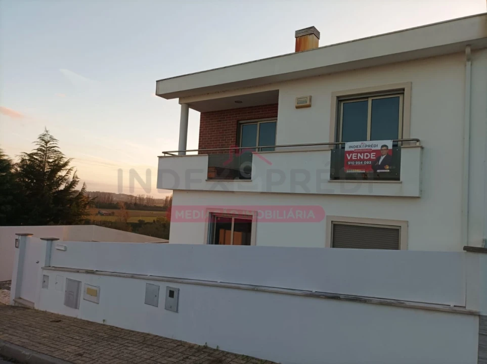 Moradia T5 para Venda em São Silvestre Foto 5