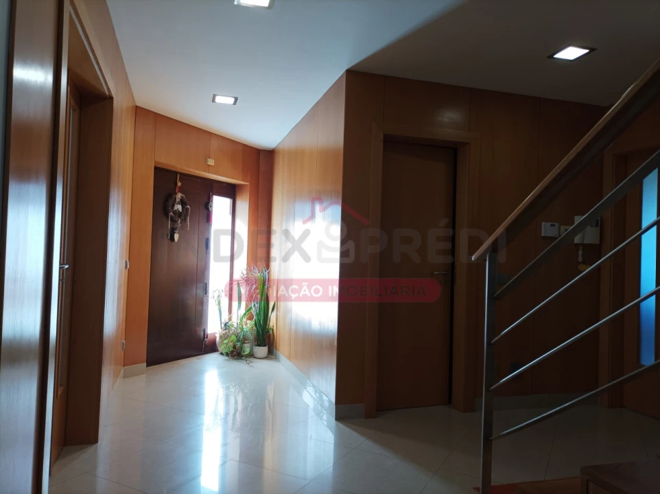 Moradia T5 para Venda em São Silvestre Foto 9