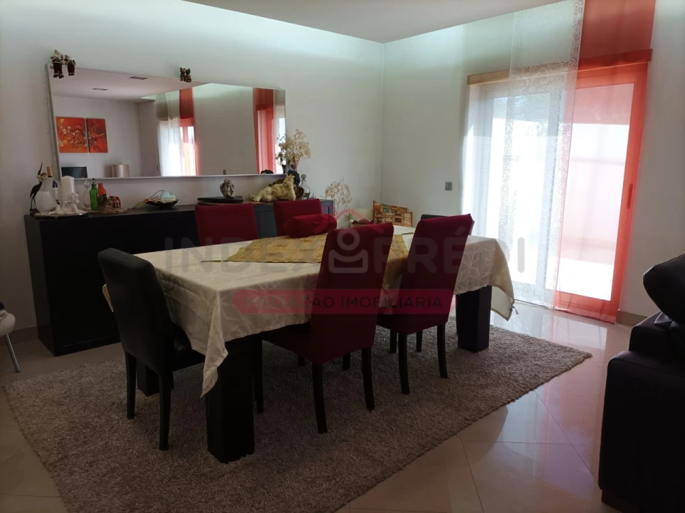 Moradia T5 para Venda em São Silvestre Foto 11