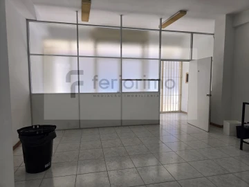 Loja para Arrendamento em Azurem