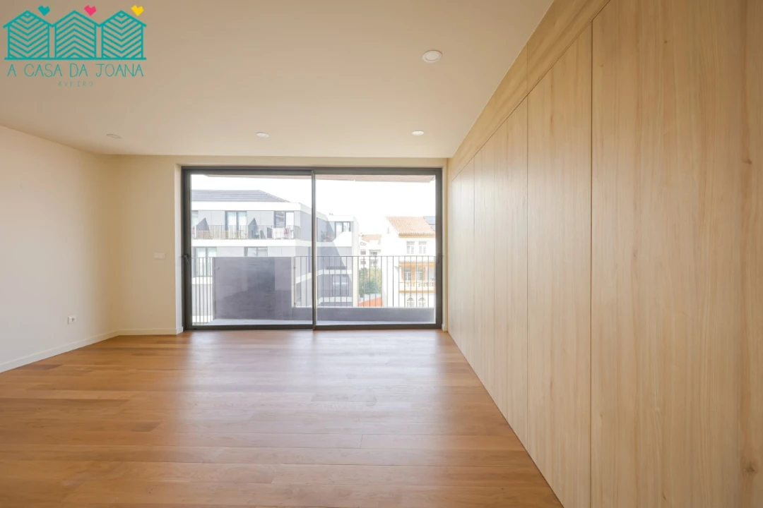Apartamento T3 para Arrendamento em Glória e Vera Cruz Foto 12
