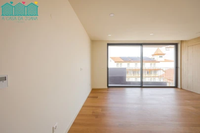 Apartamento T3 para Arrendamento em Glória e Vera Cruz