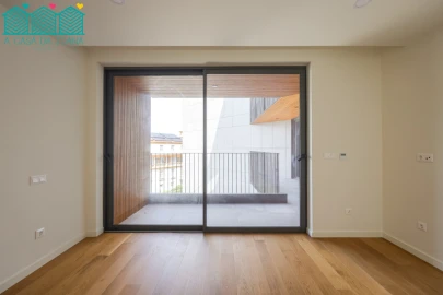 Apartamento T3 para Arrendamento em Glória e Vera Cruz