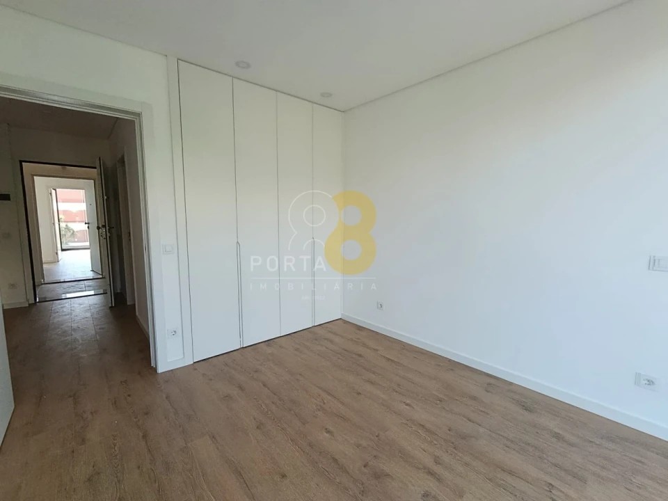 Apartamento T1 para Arrendamento em Pedrouços Foto 9