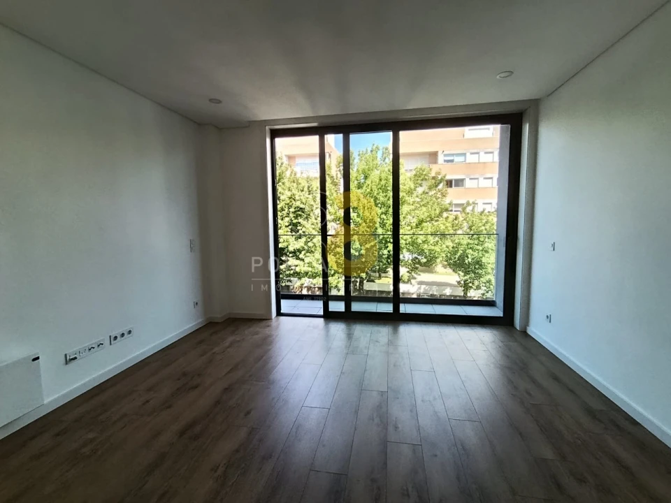 Apartamento T1 para Arrendamento em Pedrouços Foto 11