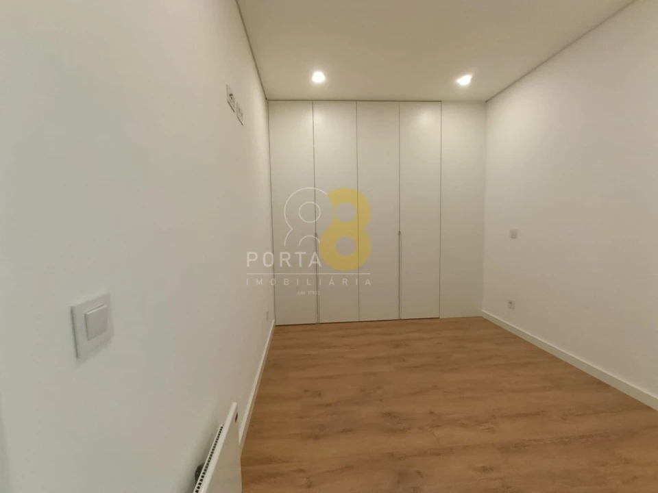 Apartamento T1 para Arrendamento em Pedrouços Foto 14