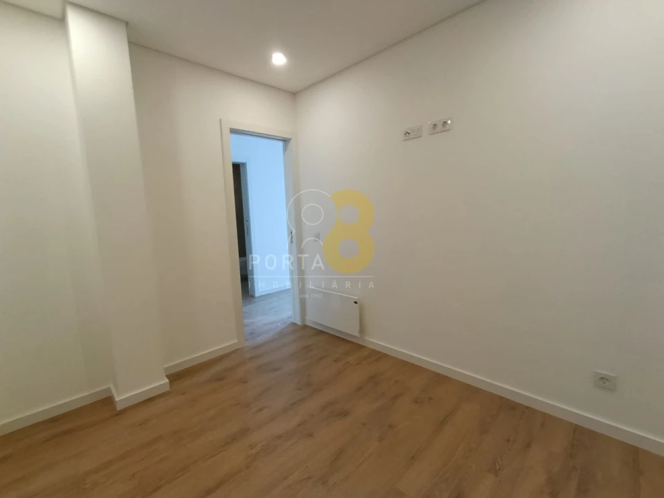 Apartamento T1 para Arrendamento em Pedrouços Foto 16