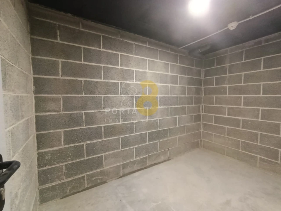 Apartamento T1 para Arrendamento em Pedrouços Foto 24