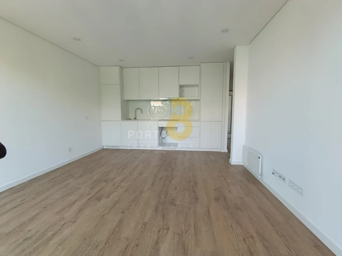 Apartamento T1 para Arrendamento em Pedrouços Foto 8