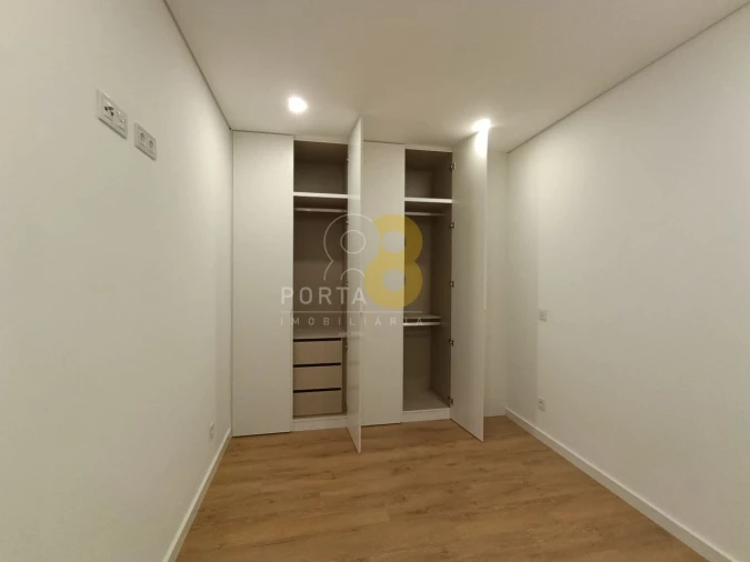 Apartamento T1 para Arrendamento em Pedrouços Foto 19