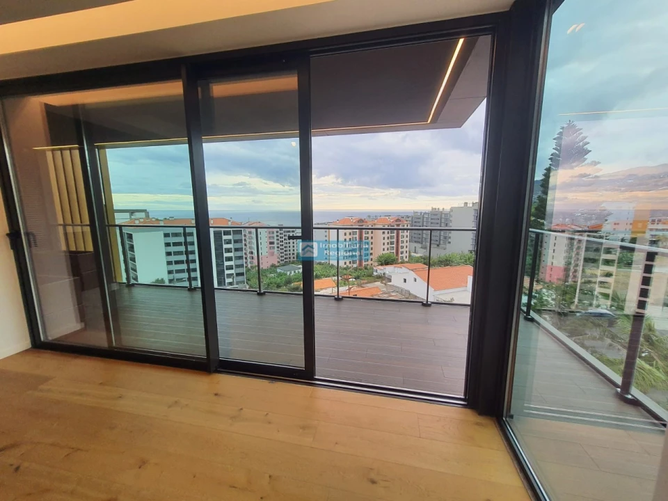 Apartamento T2 para Venda em São Martinho Foto 2