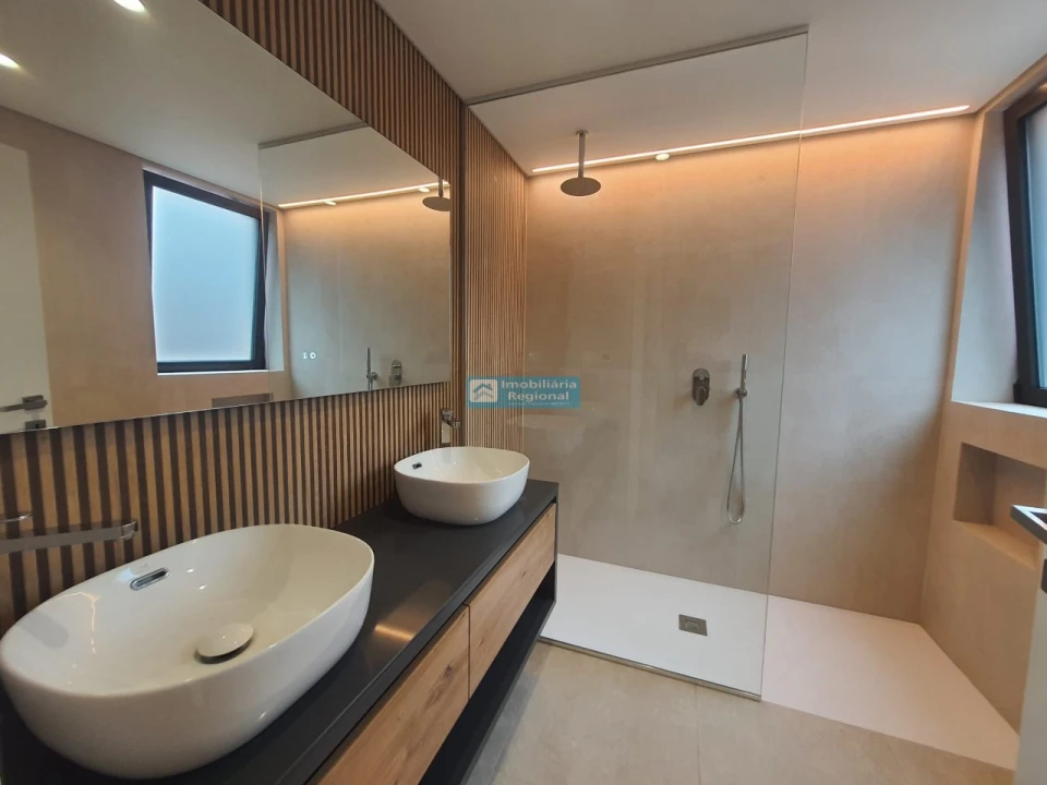 Apartamento T2 para Venda em São Martinho Foto 9
