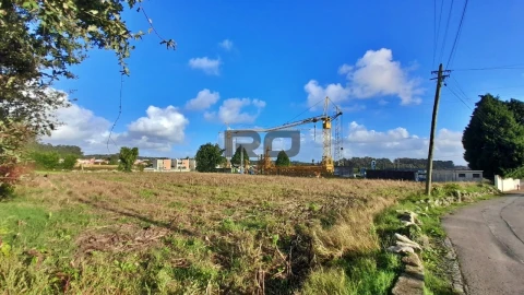 Terreno para Venda em Castêlo da Maia