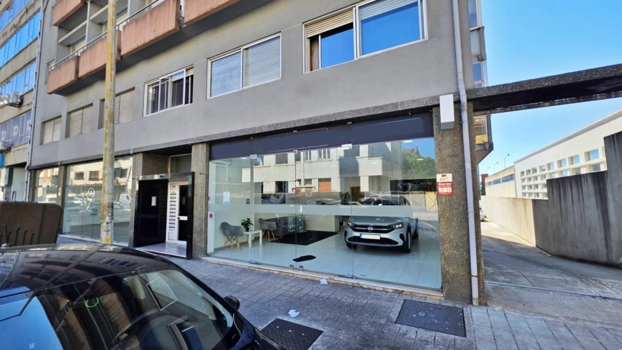 Loja para Arrendamento em Paranhos Foto 20