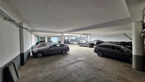 Loja para Arrendamento em Paranhos