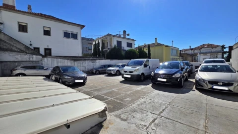 Loja para Arrendamento em Paranhos