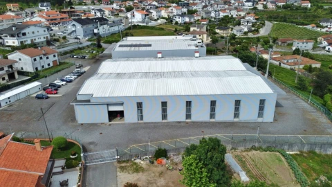 Armazém para Arrendamento em Figueiró (Santiago e Santa Cristina)