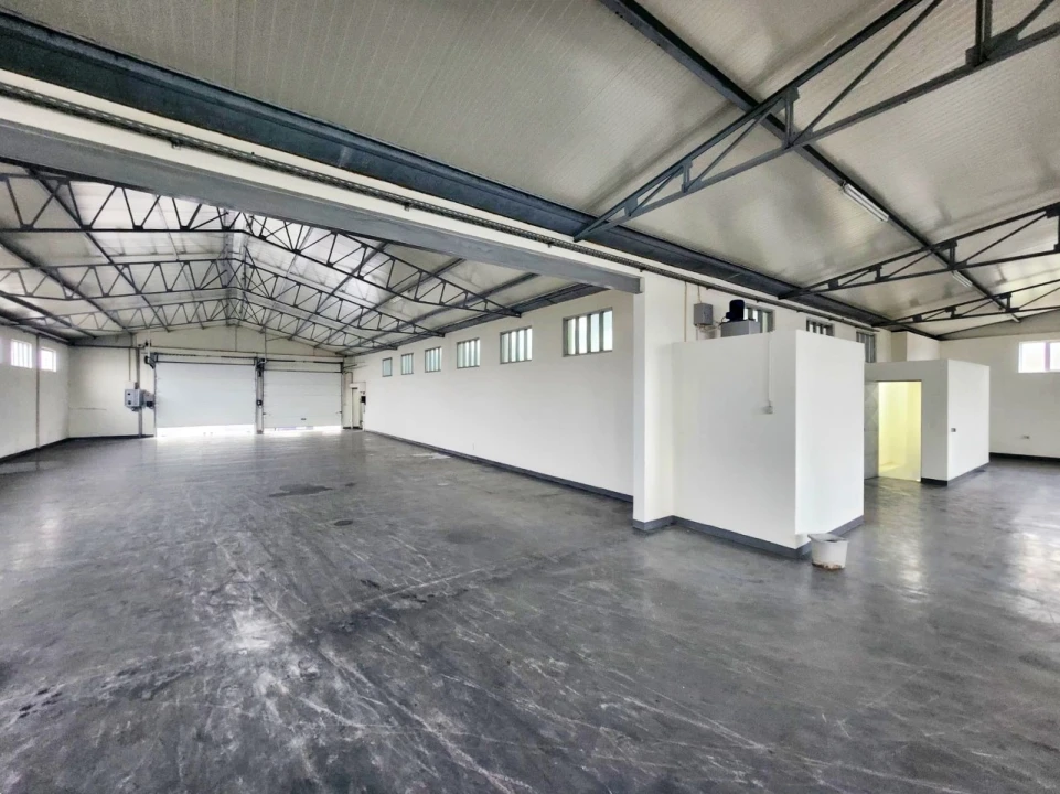 Armazém para Venda em Penamaior Foto 1