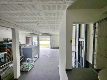 Armazém para Venda em Penamaior