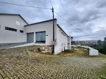 Armazém para Venda em Penamaior