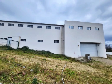 Armazém para Venda em Penamaior