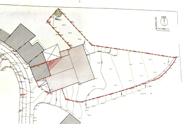 Armazém para Venda em Penamaior Planta 1