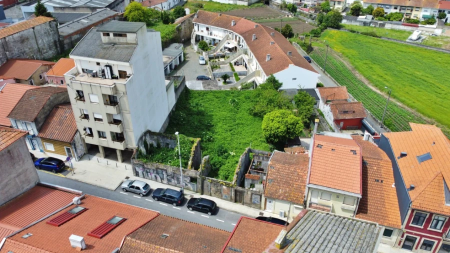 Terreno para Venda em São Mamede de Infesta e Senhora da Hora