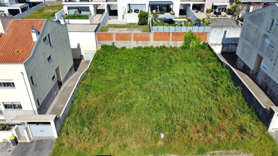 Terreno para Venda em Castêlo da Maia