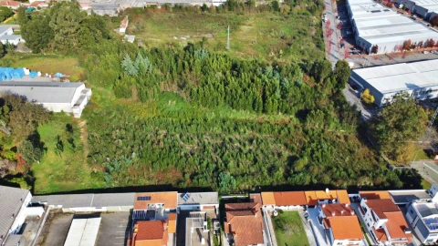 Terreno para Venda em Castêlo da Maia