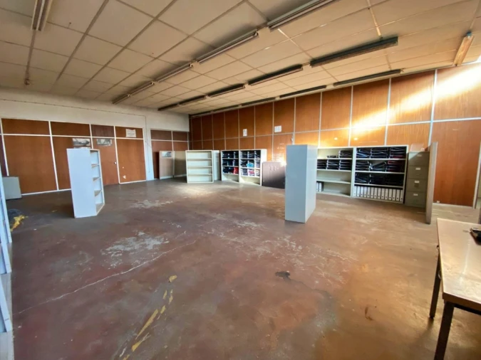 Prédio para Arrendamento em Vilar de Pinheiro Foto 4