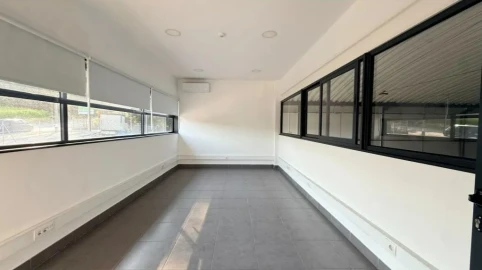 Armazém para Arrendamento em Guilhabreu