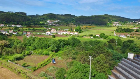 Terreno para Venda em Alvarelhos e Guidões