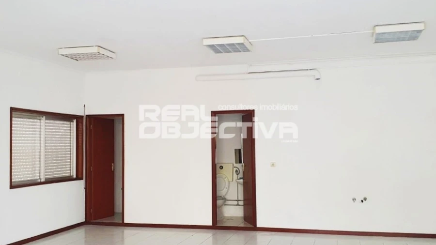 Loja para Venda em São Mamede de Infesta e Senhora da Hora