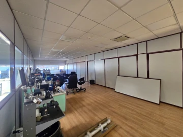 Armazém para Arrendamento em Alfena