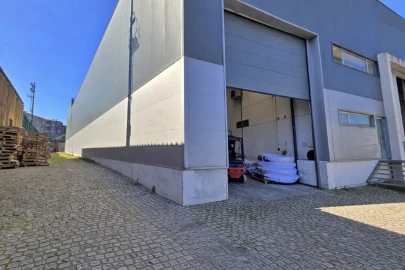 Armazém para Arrendamento em Alfena
