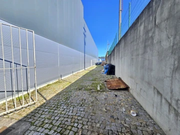 Armazém para Arrendamento em Alfena