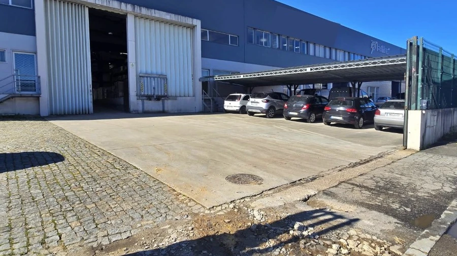 Armazém para Arrendamento em Alfena