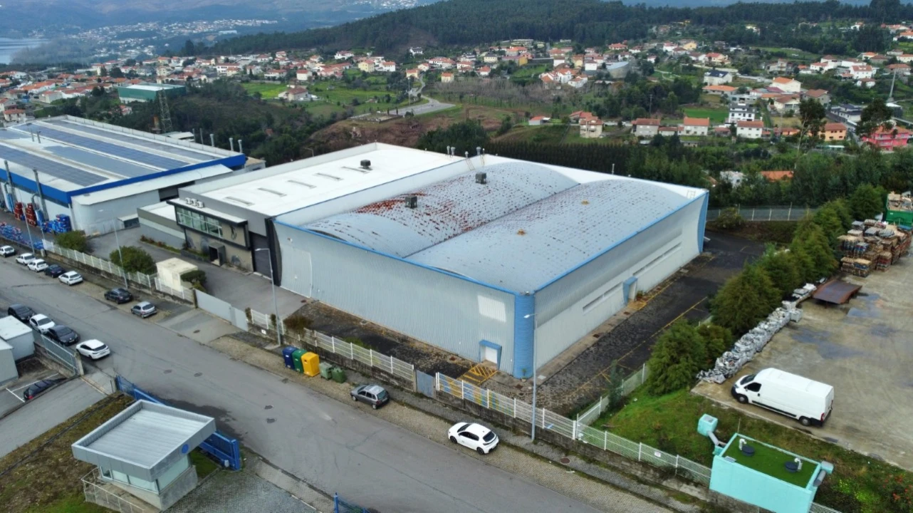 Armazém para Venda em Raiva, Pedorido e Paraíso Foto 33
