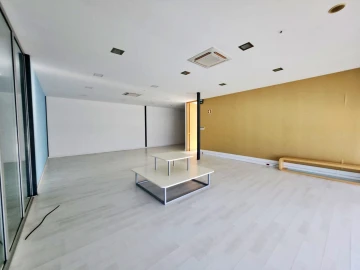 Armazém para Venda em Raiva, Pedorido e Paraíso