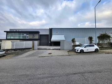 Armazém para Venda em Raiva, Pedorido e Paraíso