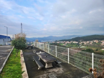 Armazém para Venda em Raiva, Pedorido e Paraíso